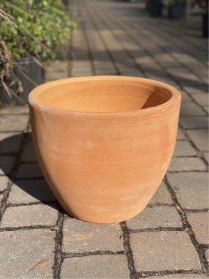 clay round pot lrg