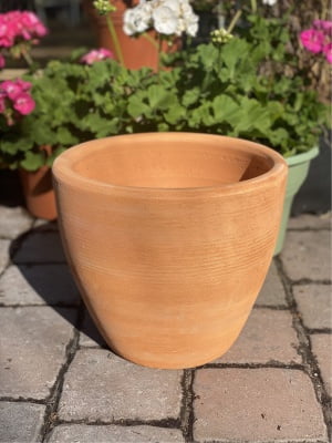 clay round pot med